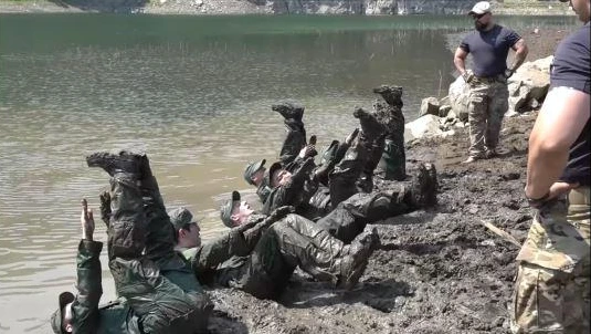 가짜 사나이.jpeg