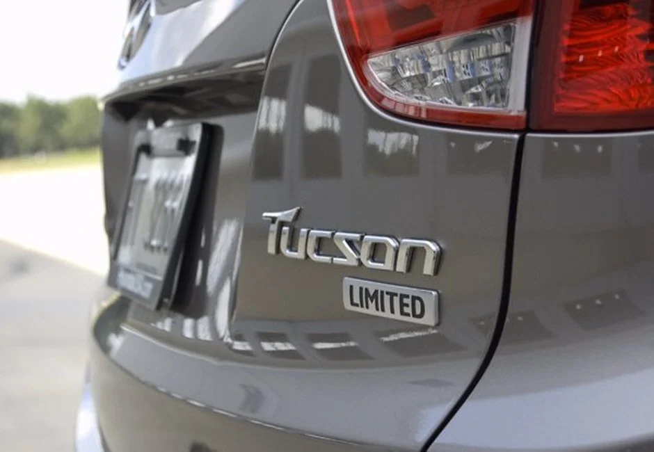 %ED%81%AC%EA%B8%B0%EB%B3%80%ED%99%98_aa1111112010-hyundai-tucson-badge.jpg?type=w1200