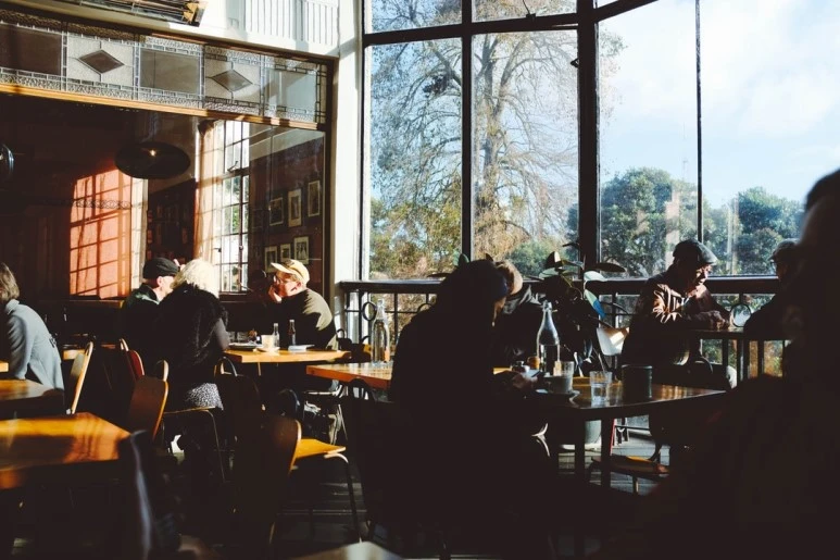 photo-1533117259300-57a7476bc78d.jpg?type=w773