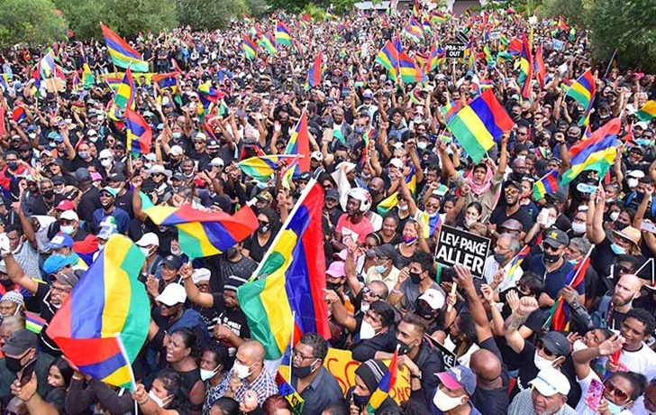 9907084E5F4C5C3B2BDE49