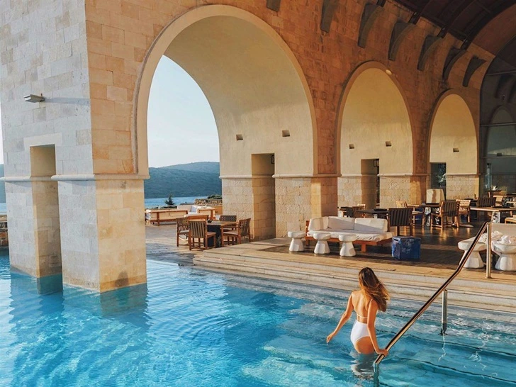 998E024F5FDB05482AE0B5