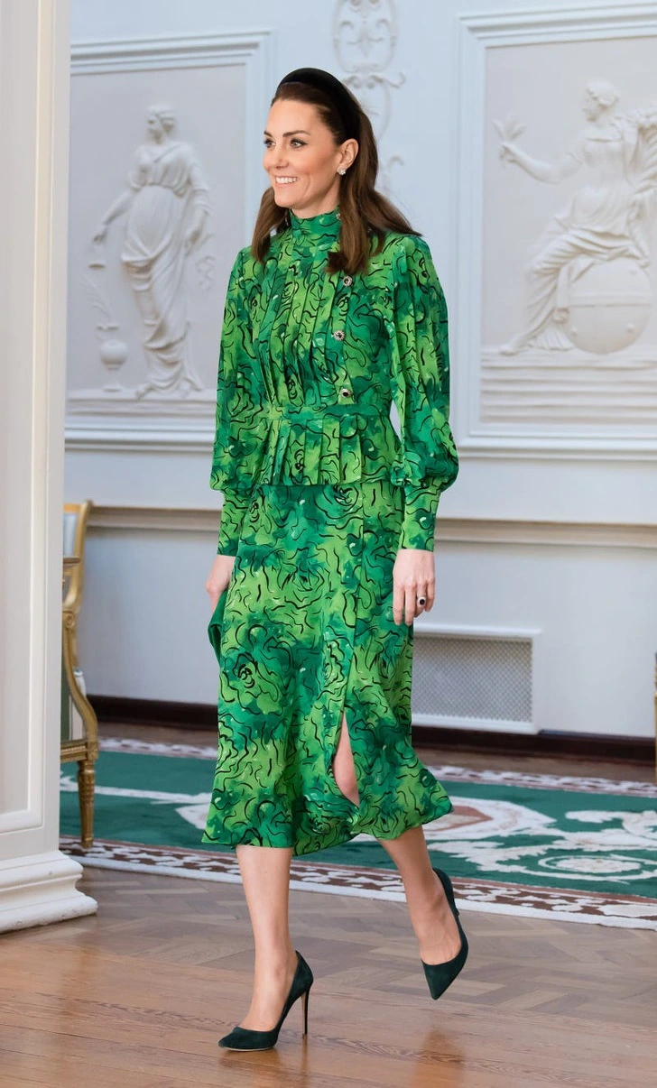 9963E7455FF242B8099D49