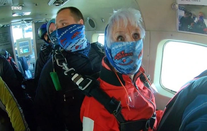 990D8A475F7C29940CC925