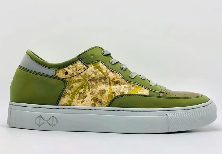 9929A33A5D889B97204695