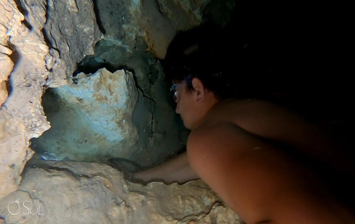 9949F64F5F586AFC05B884