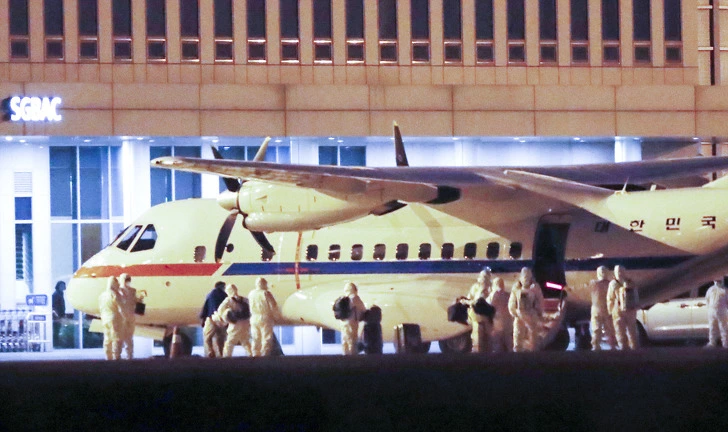 99B05B375E4C9CB016BFE4