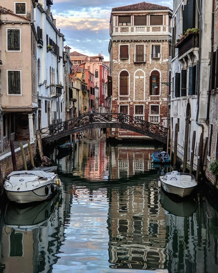 990658445FE82B2117F48A