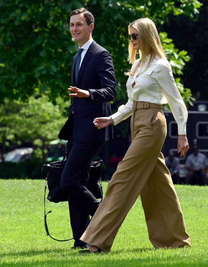 99B0B7345DB4D97D26DDB3