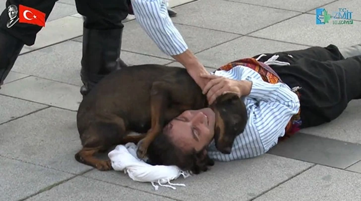 998D903C5F61AEAD0C201A