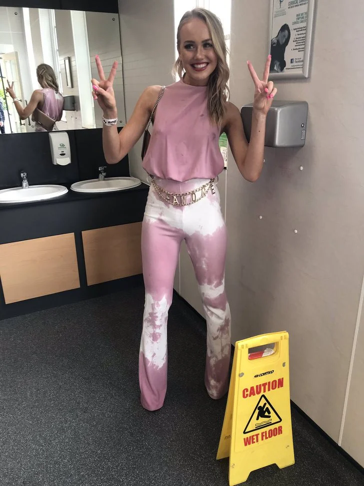 99E68E4E5D3C660E03D964