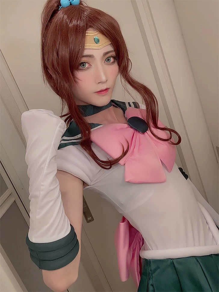 999B56345FBB5DF832F721