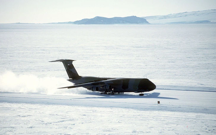 994748425FD493CE26438A