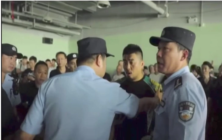 9943BD3A5F5D6B3A13F2EA