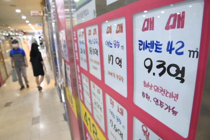 99E15D4B5FE50AAF082E4A