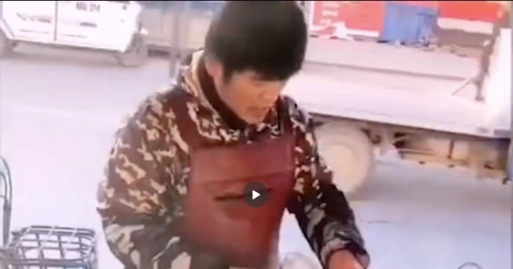 99792D485FD4709F1E9F1A