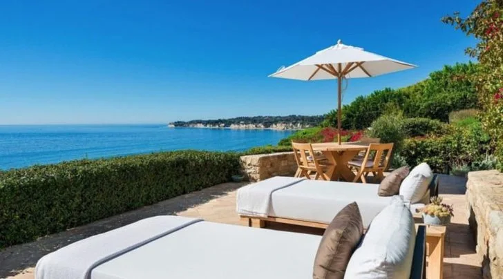 9902EF375F256BD32E3EB3