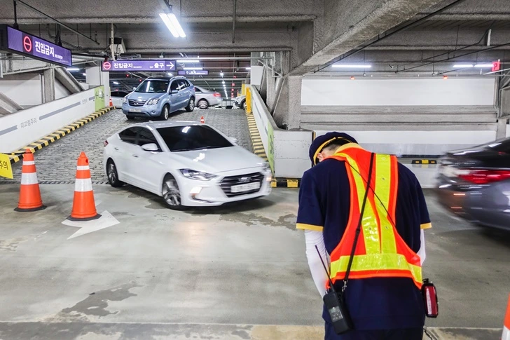 99F6683C5FC579A0098D3D