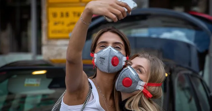 990A23425E9B8EDF18D458