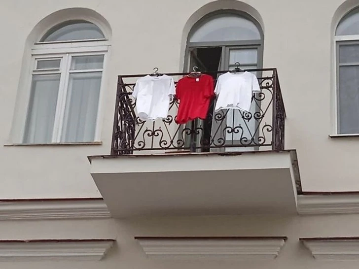 996DFE4E5F56FFB52ED936