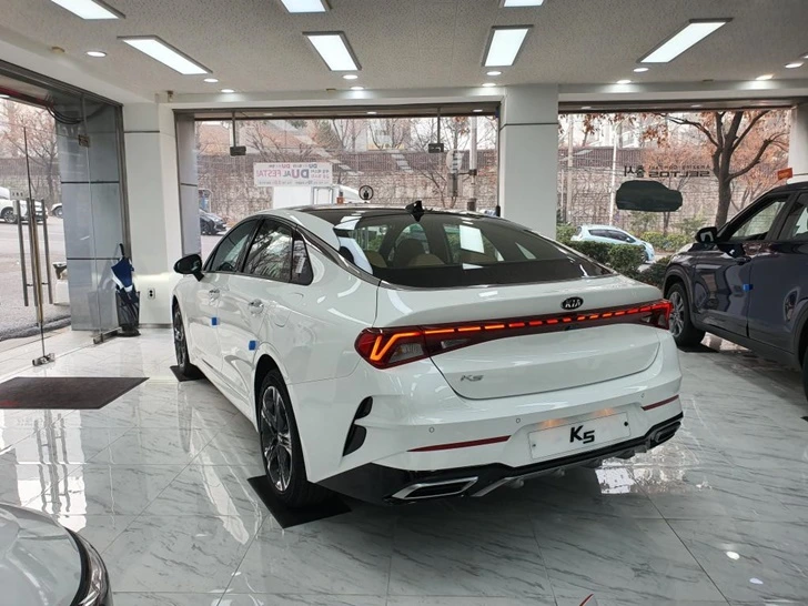 993A20495FCB3DF81DBA9B