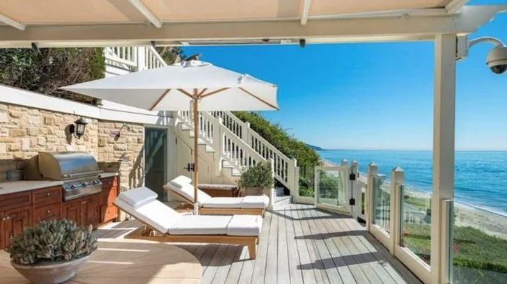 993823375F256BD330B9E9