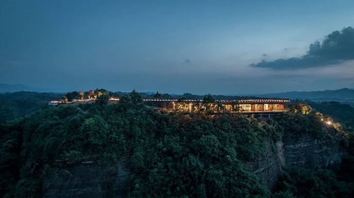 9949AF4E5D6F045F265230