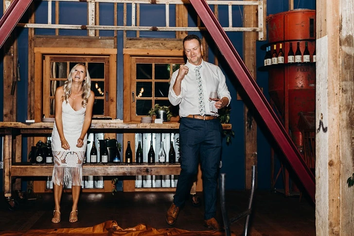 99B8D3485F645F98230500