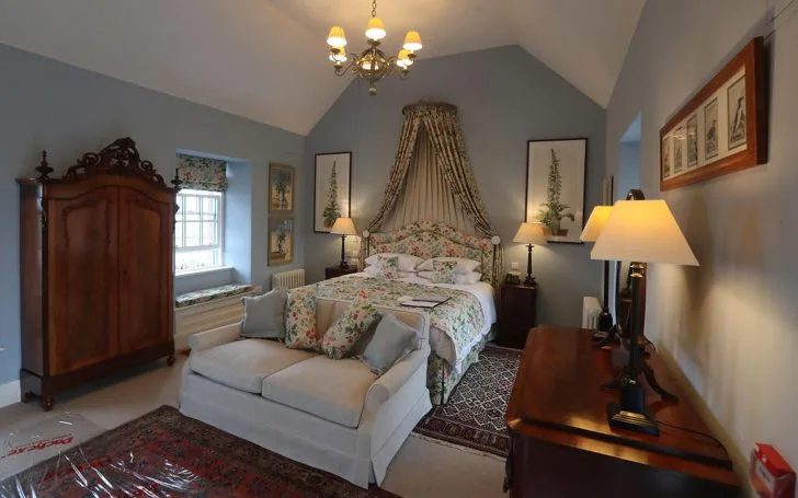 997F89455CCFBE11272578