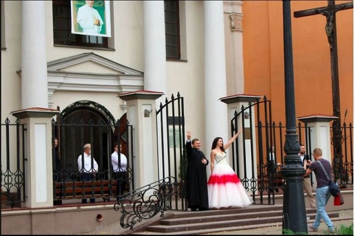 993298375F56FFB52DA3F6