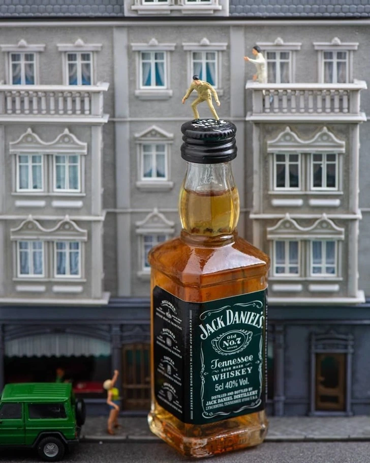 99DE284B5F6565CC200D21