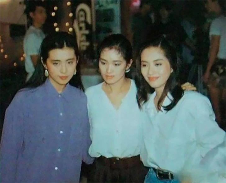 9996683A5F51A10328AEB8