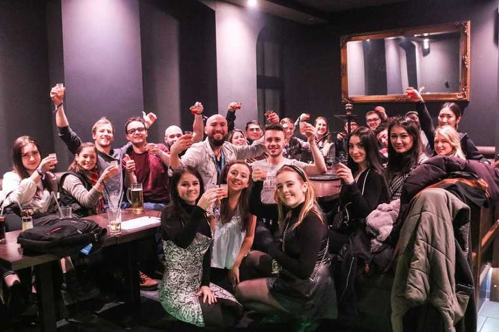 9904BC3D5E1C354F05E629