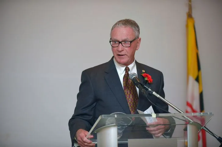 990F1B465F23A8B6078F37