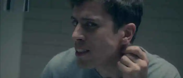 Black-Mirror-The-Entire-History-of-You-Liam-digging-out-his-implant-700x300.jpg?type=w966