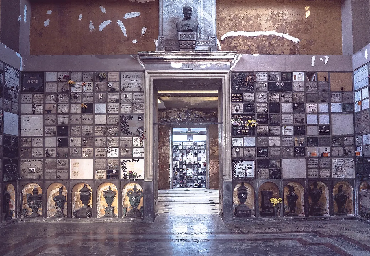 이태리 최초의 근대식 화장장 내부.JPG