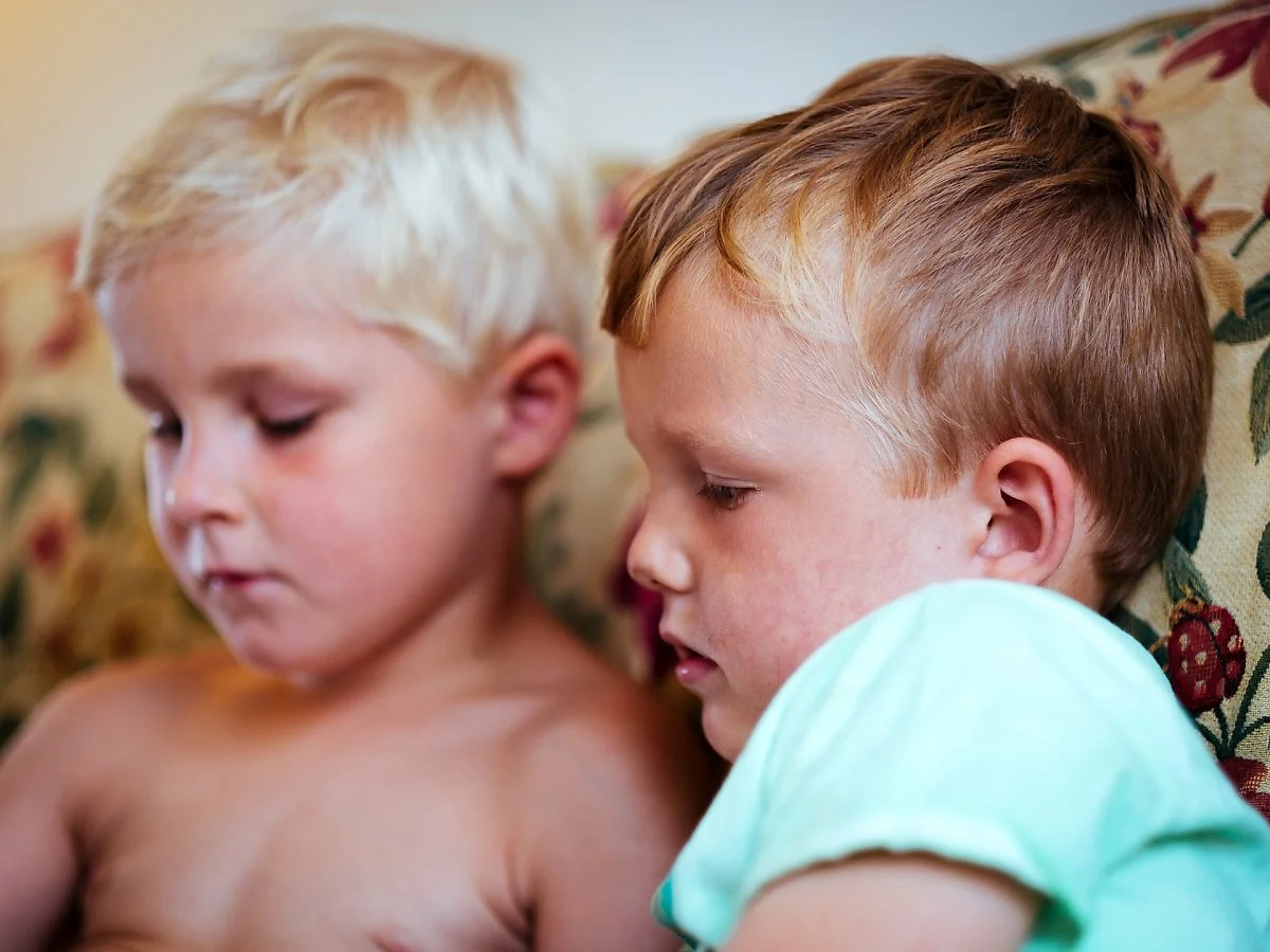 boys-g11fec1c3a_1920.jpg?type=w1200