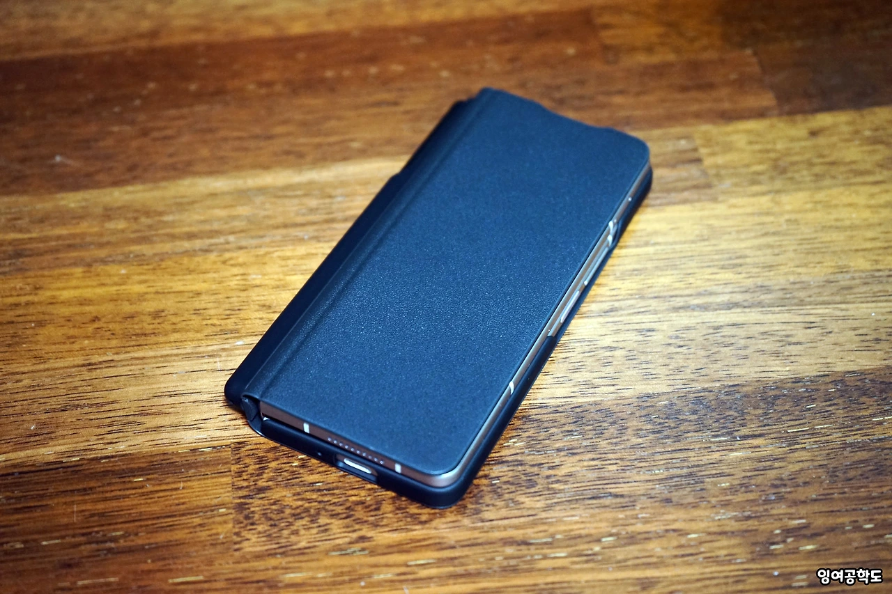 ZFOLD3_CASE_29.JPG