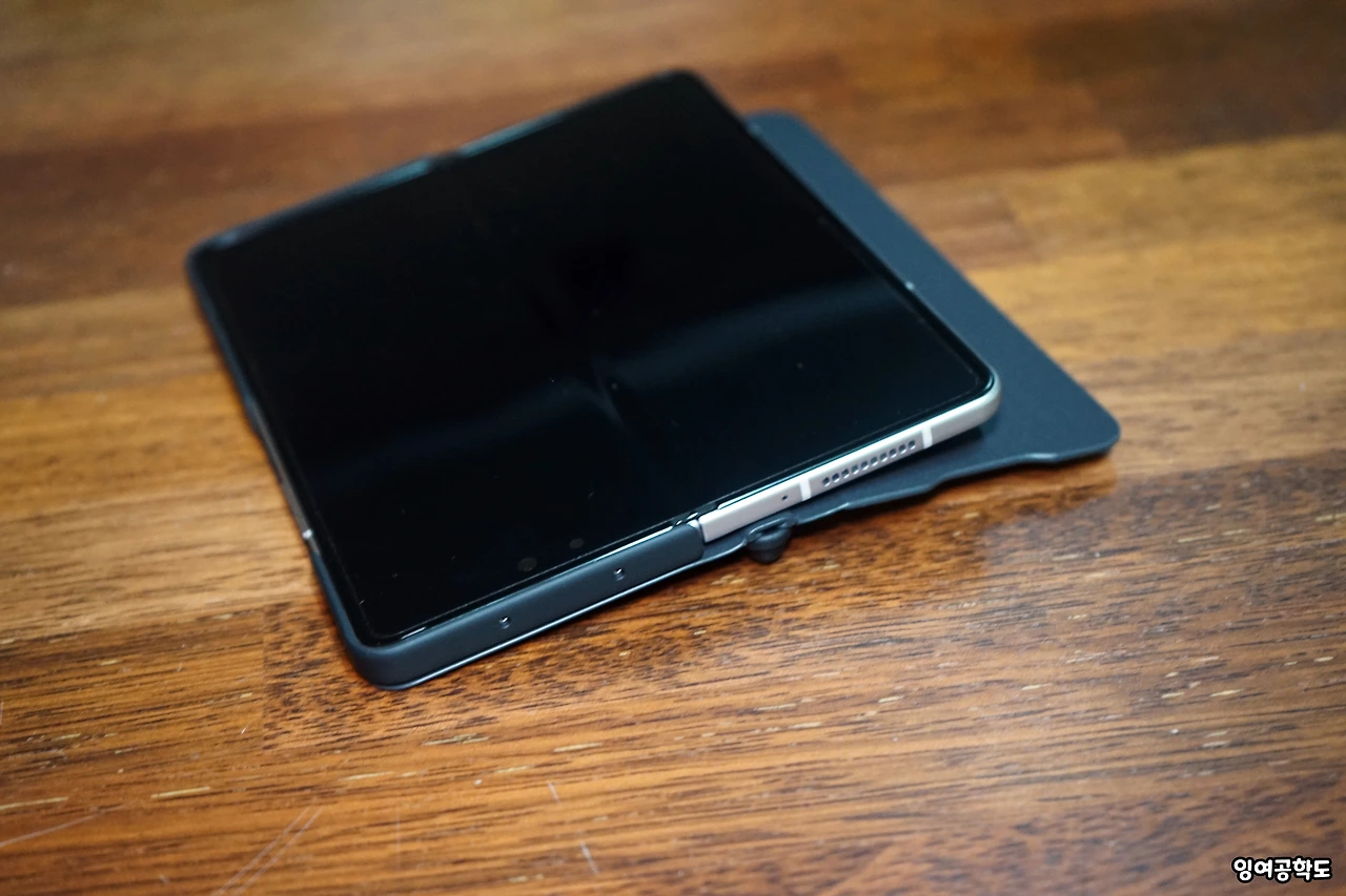 ZFOLD3_CASE_32.JPG