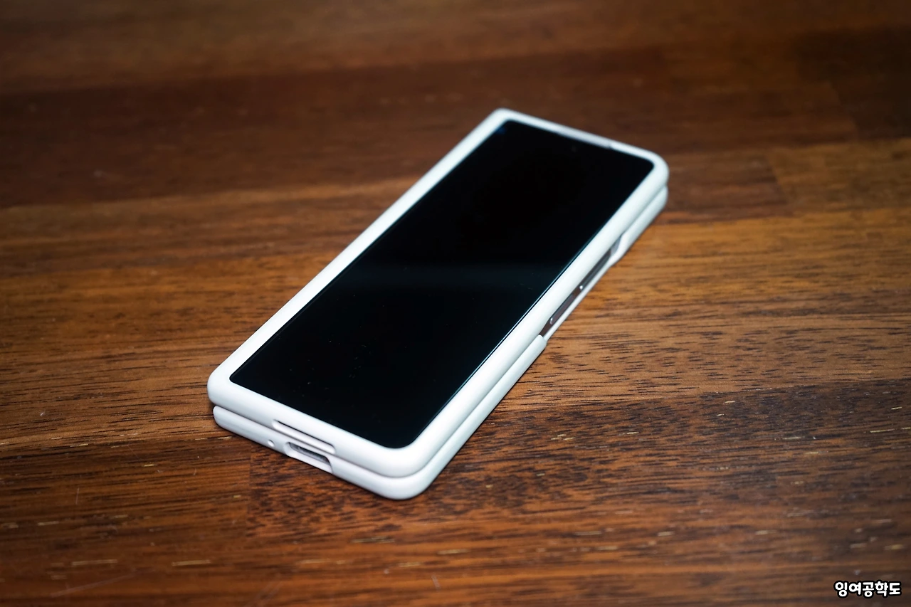 ZFOLD3_CASE_21.JPG