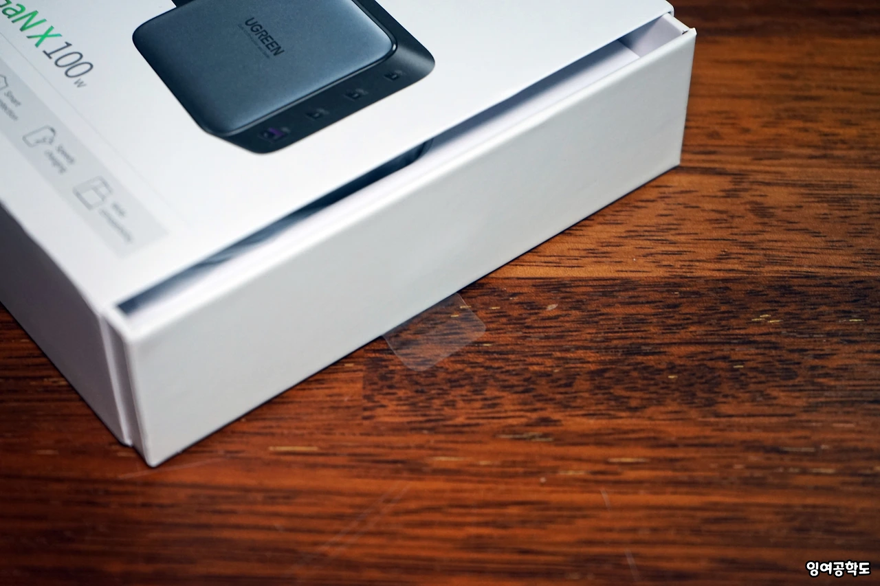 UGREEN_GAN_100W_06.JPG