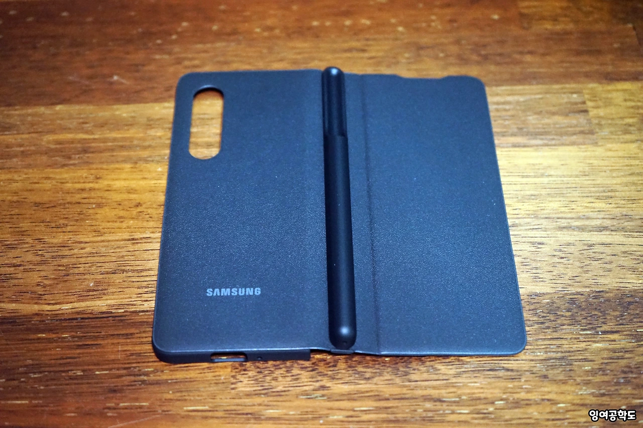 ZFOLD3_CASE_24.JPG