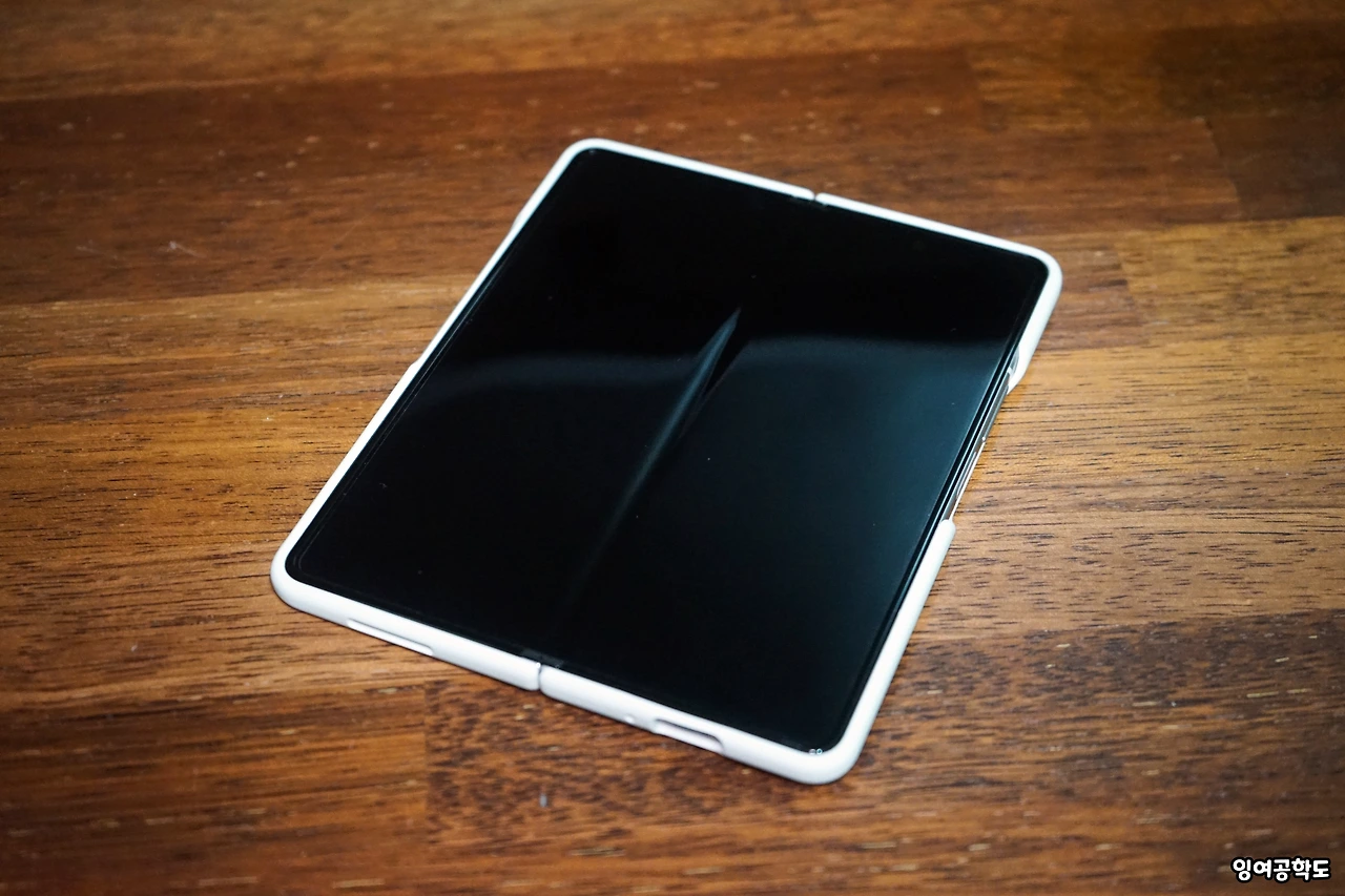 ZFOLD3_CASE_17.JPG