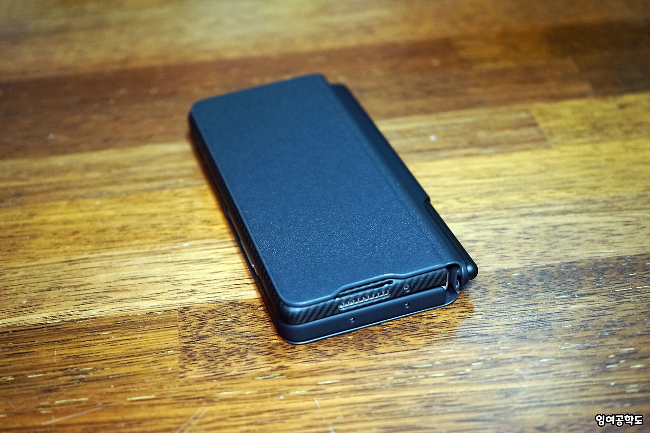 ZFOLD3_CASE_35.JPG