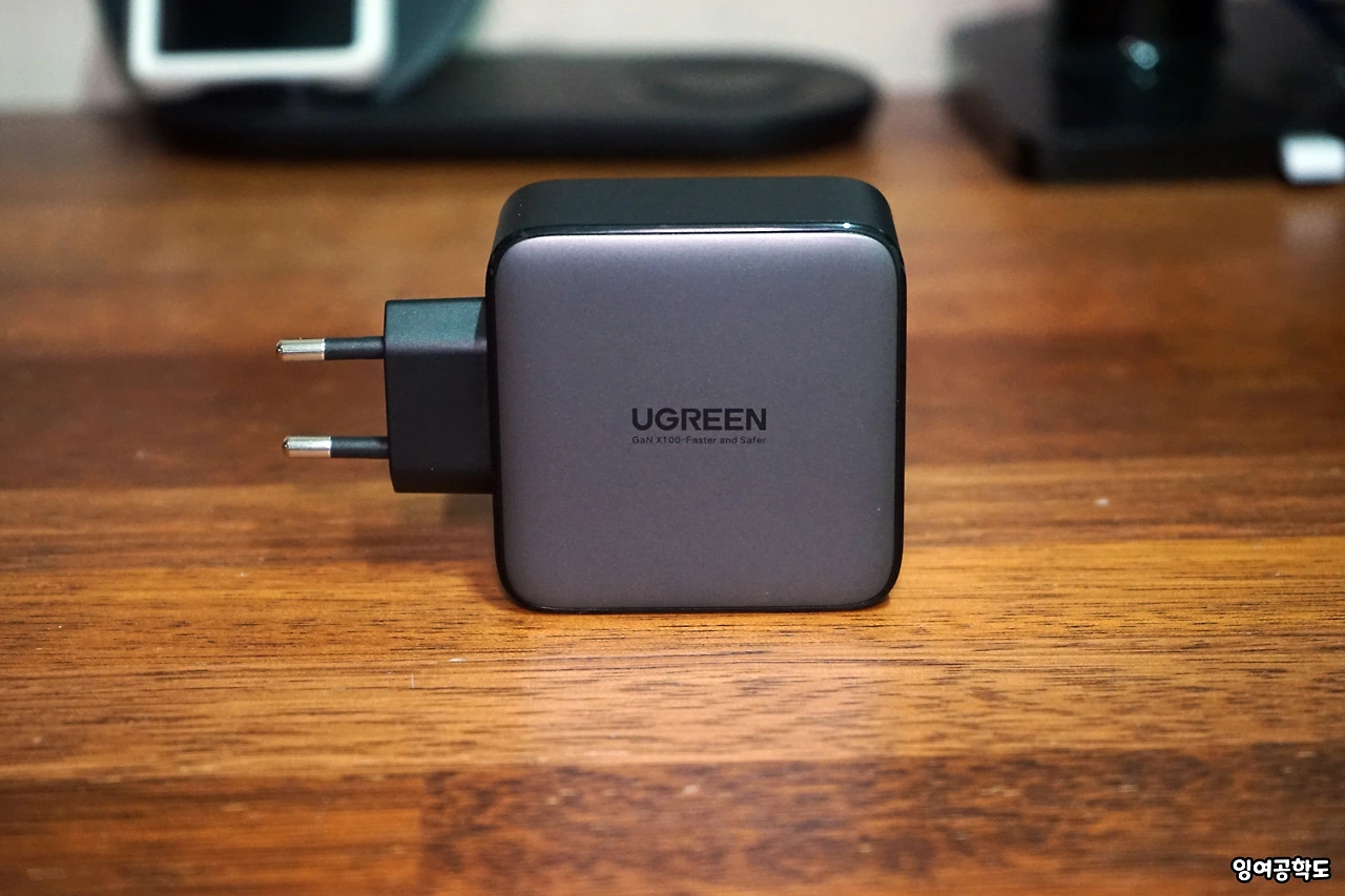 UGREEN_GAN_100W_09.JPG