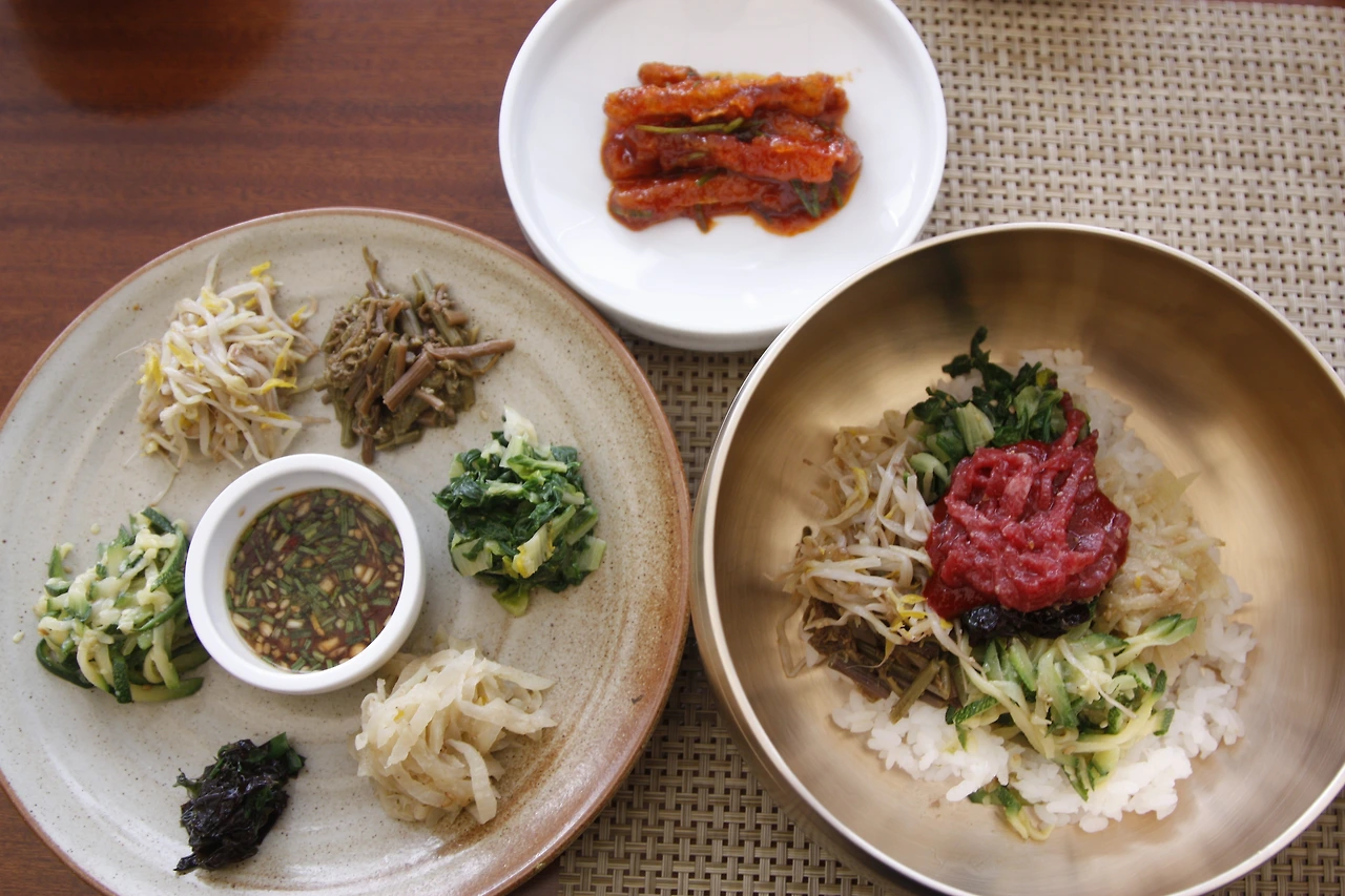 비빔밥은 개방, 공유, 참여의 WEB 2.0을 넘어서는 '자기 주도형' 음식이다. _02.JPG