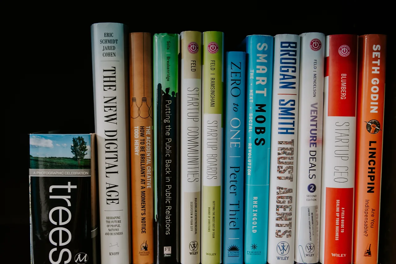 photo-1532617074212-c503101ae0b2?ixlib=rb-1.2.1&ixid=eyJhcHBfaWQiOjEyMDd9&auto=format&fit=crop&w=1000&q=80