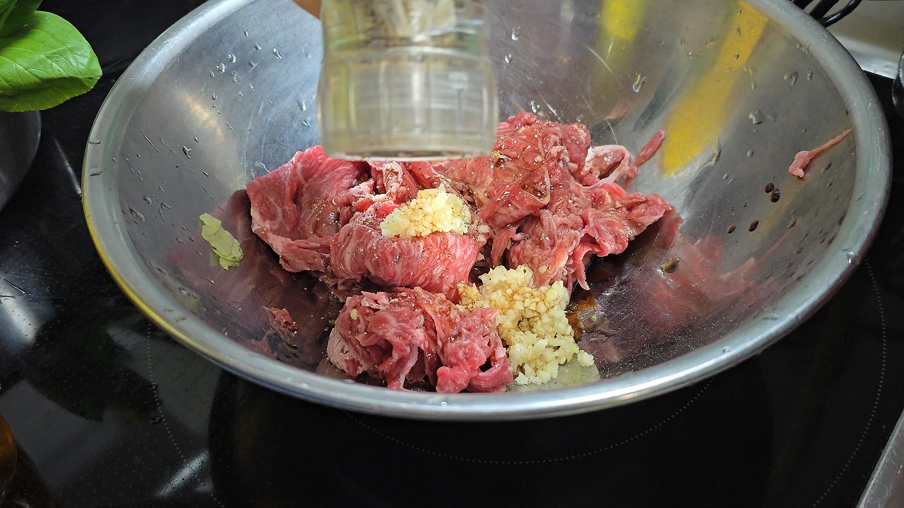 img.jpg?credential=yqXZFxpELC7KVnFOS48ylbz2pIh7yKj8&expires=1761922799&allow_ip=&allow_referer=&signature=iMujcCT2ta0SixENY%2FqtFe92VTM%3D