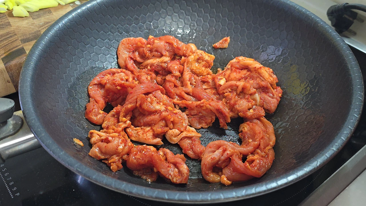 img.jpg?credential=yqXZFxpELC7KVnFOS48ylbz2pIh7yKj8&expires=1759244399&allow_ip=&allow_referer=&signature=tQ3qGIkapEAb5o4mmC9rfZqSzsY%3D