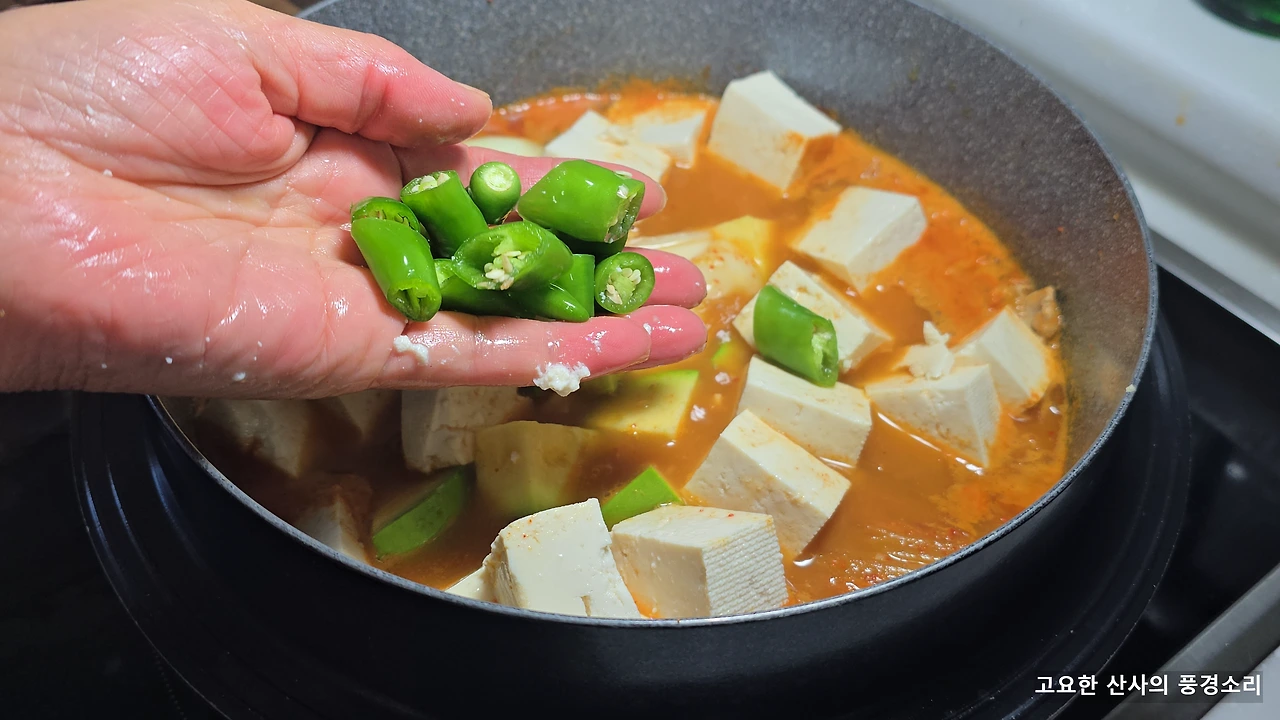 img.png?credential=yqXZFxpELC7KVnFOS48ylbz2pIh7yKj8&expires=1767193199&allow_ip=&allow_referer=&signature=ep5GMCiZYq8six6Lw0%2FxP49Y%2BR0%3D