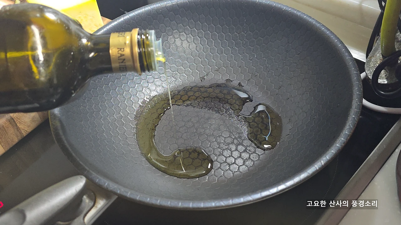 img.png?credential=yqXZFxpELC7KVnFOS48ylbz2pIh7yKj8&expires=1761922799&allow_ip=&allow_referer=&signature=vDmj5hpabFl84g8XGx%2BJQDSKH3A%3D